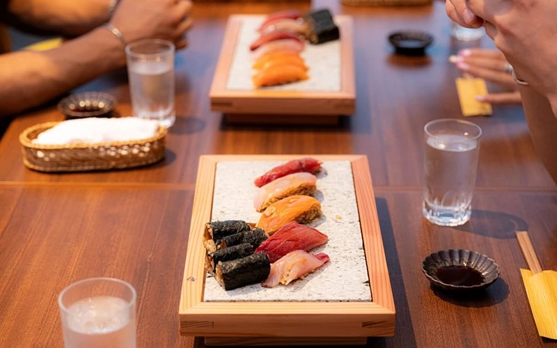 捏製完成的握壽司