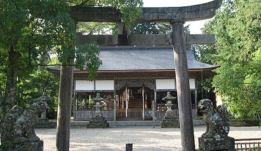 浦嶋神社鳥居和本殿