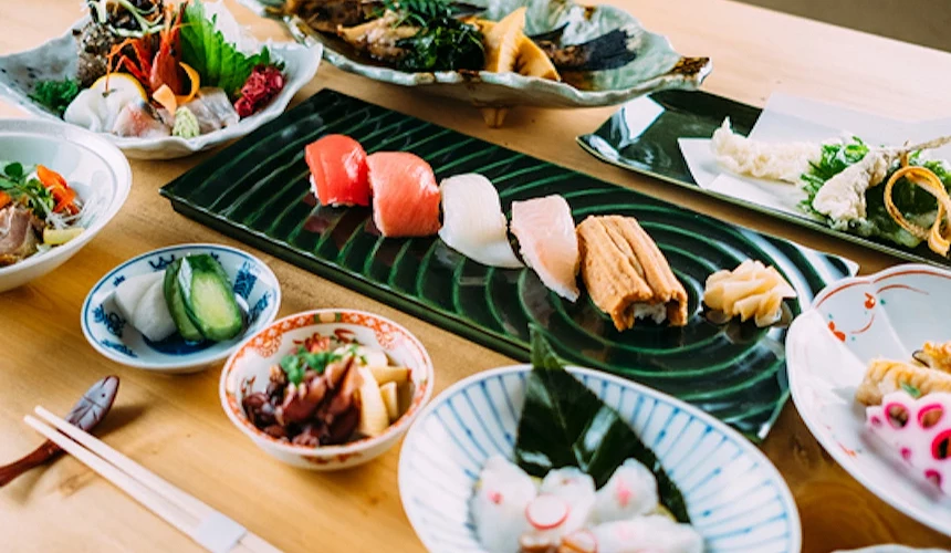 海宮壽司套餐配有豐富小菜