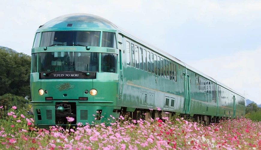 綠色的由布院之森列車