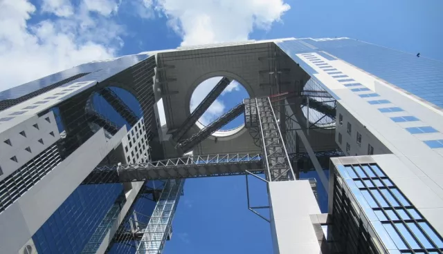 【大阪夜景推薦】梅田空中庭園展望台：票價、交通、看點完整攻略！