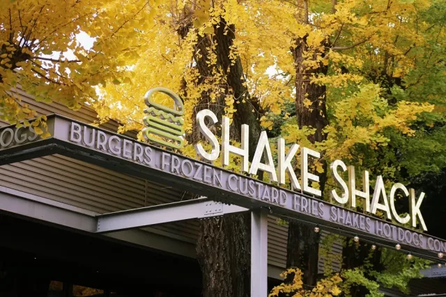 Shake Shack 日本完全攻略：品牌亮點、限定口味、必吃清單與門市導覽