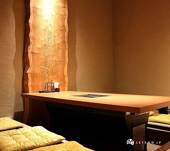 榻榻米的座位與桌子