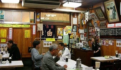 自由轩店内装潢