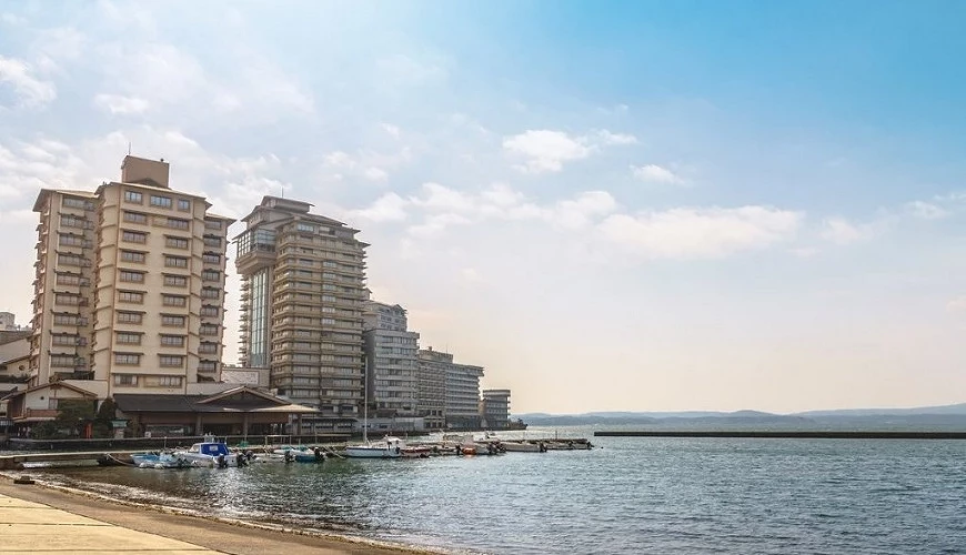 沿海岸線旅館林立的和倉溫泉鄉