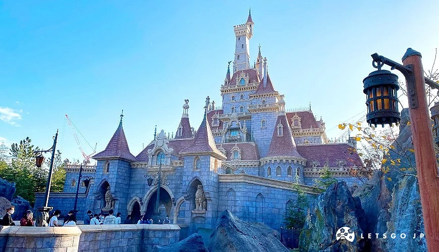 美女與野獸為場景的城堡