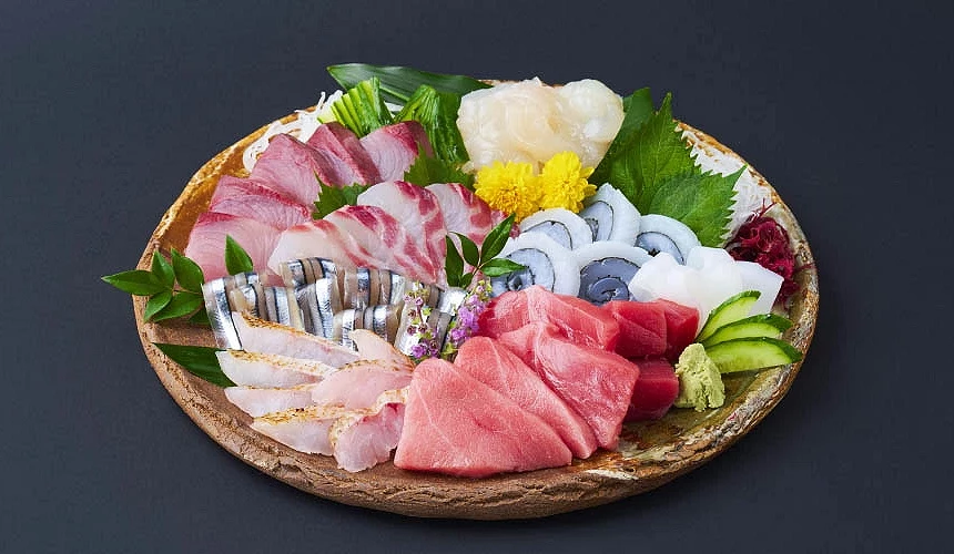 五島捕獲的季節魚類生魚片提供:五島市