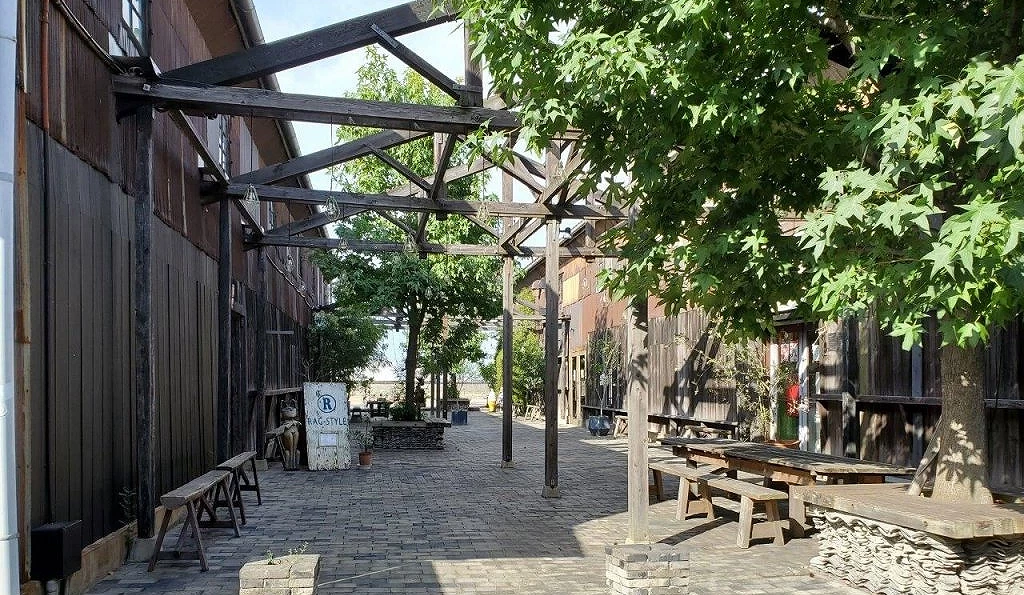 北濱alley的舊倉庫改建風景