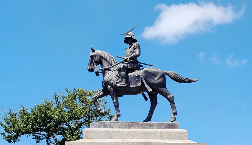 伊達政宗騎馬像