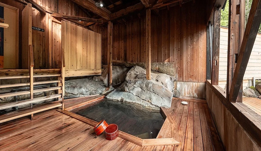 孙六温泉保留浓厚汤治场风情的秘汤