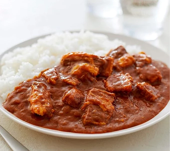 牛楠咖哩與白飯