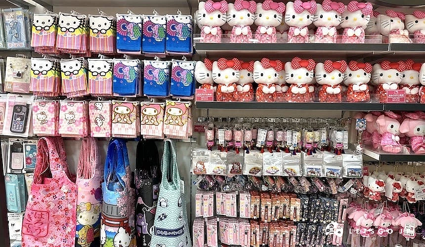 和風設計的Hello kitty周邊