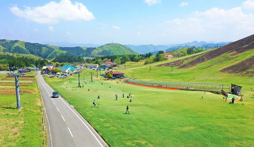 夏季神鍋高原草原景色提供:日高神鍋観光協会