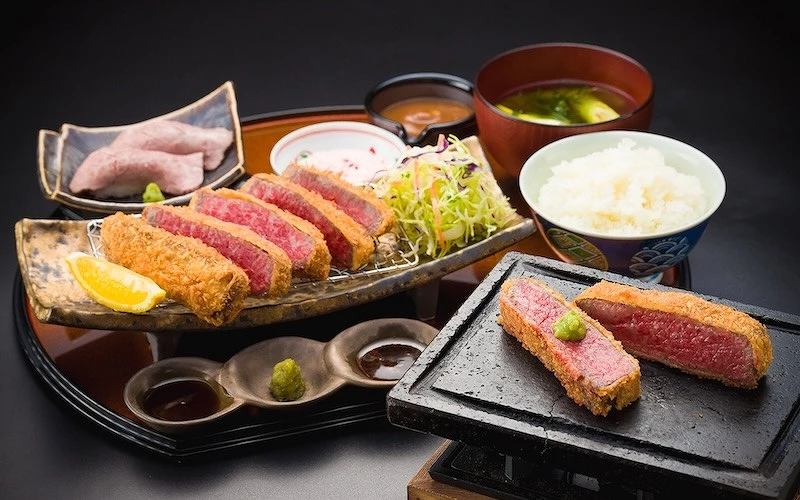 一份炸和牛鐵板定食