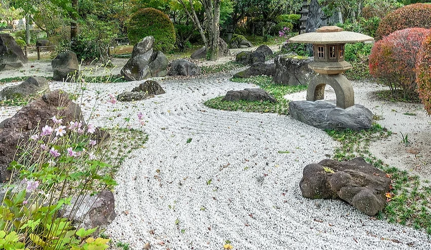 日式庭园的枯山水