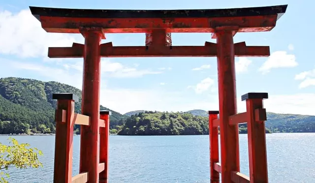 箱根神社：蘆之湖水上鳥居「平和鳥居」拍照、御守與交通參拜攻略一次看