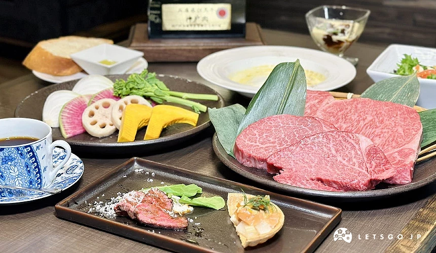 除了神户牛外,还有汤品、国产鲜蔬、前菜、沙拉、甜点等丰富菜色摄影:Angie