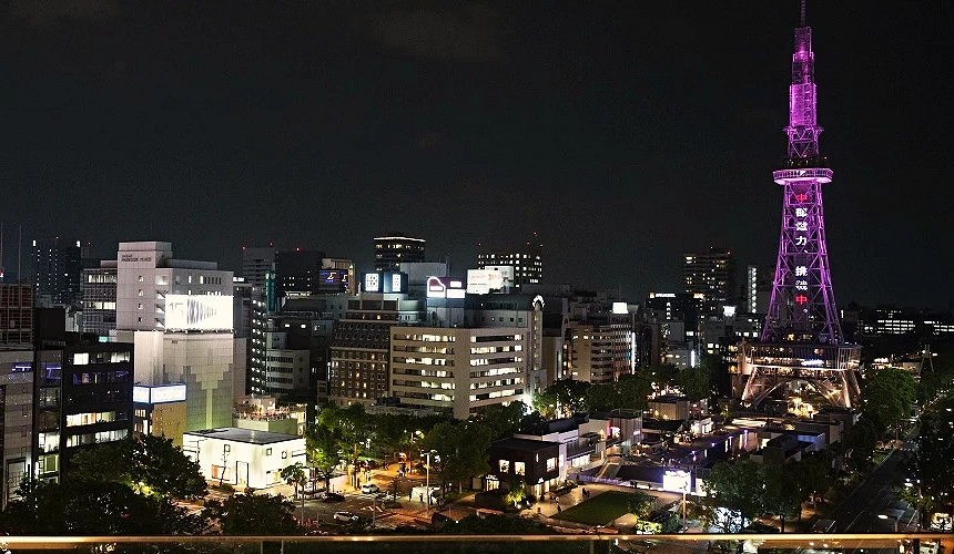 屋顶阳台的夜景