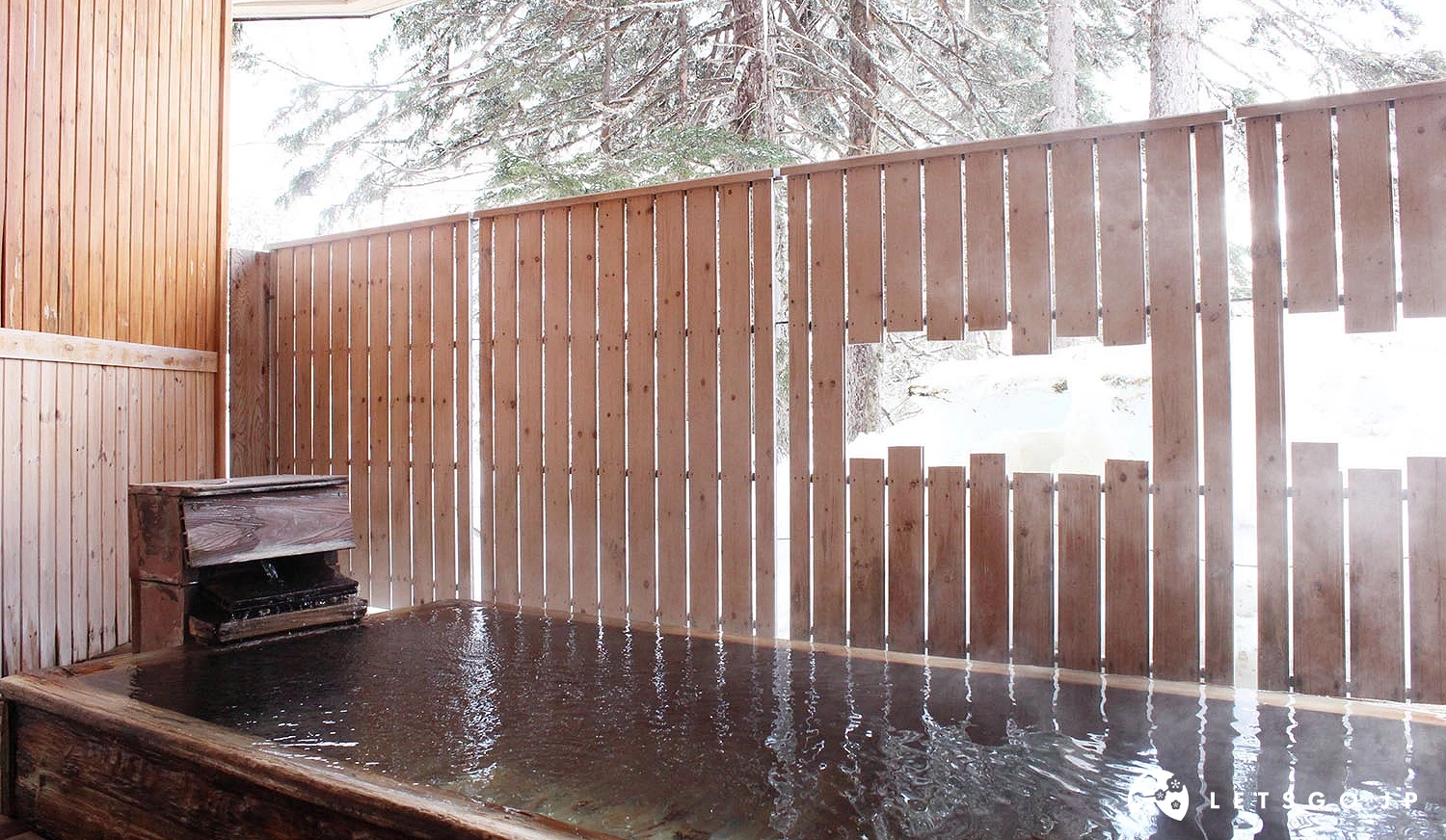 「La Vista 大雪山酒店」館內的包廂露天溫泉
