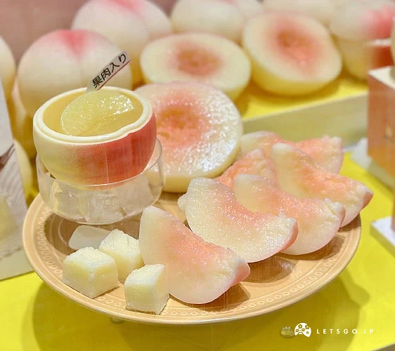 帶果肉的白桃果凍<br>攝影:Angie