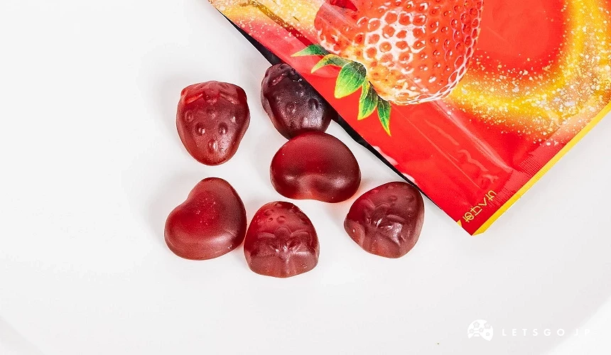 红色的草莓造型软糖