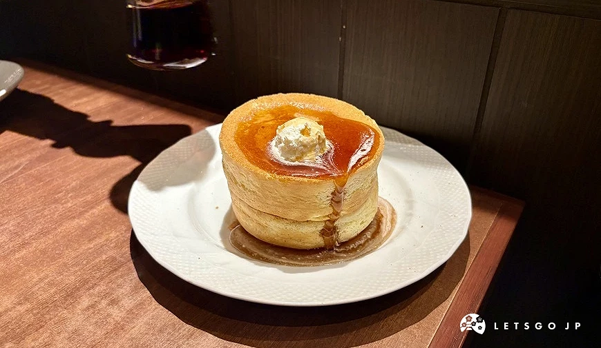 星乃咖啡店舒芙蕾现点现烤,边缘有些焦脆