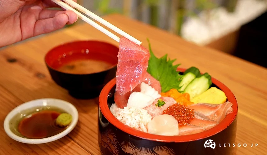 小樽朝市丼（上）
