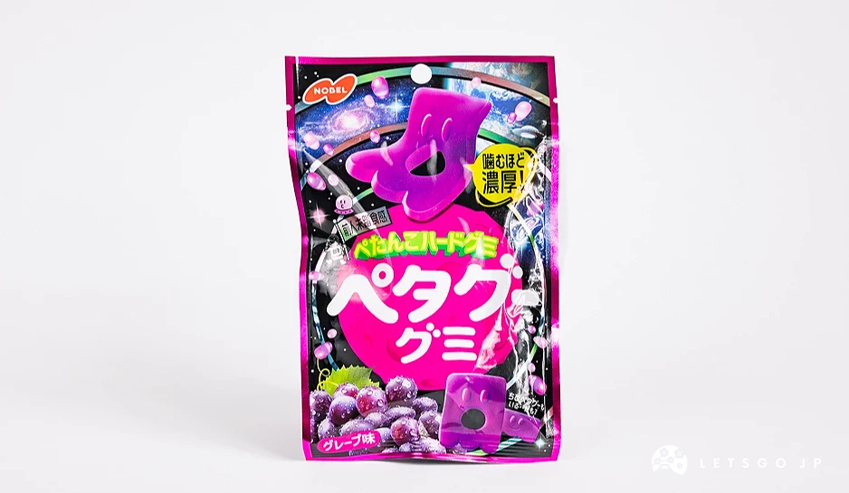 桃红色包装袋,印有宇宙背景与薄片外星人造型图案