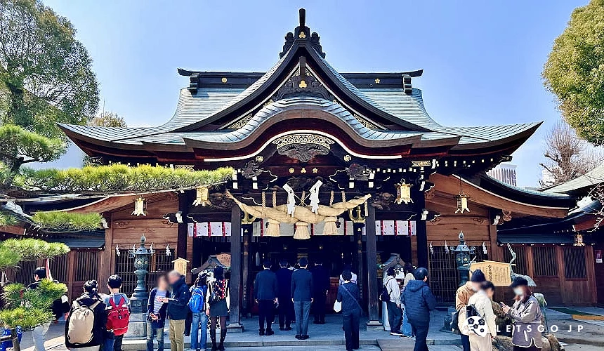 栉田神社境内尽管人潮众多,但气氛十分庄严肃穆
