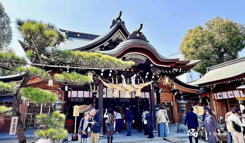 即便是平日也依然有许多民众前来栉田神社参拜