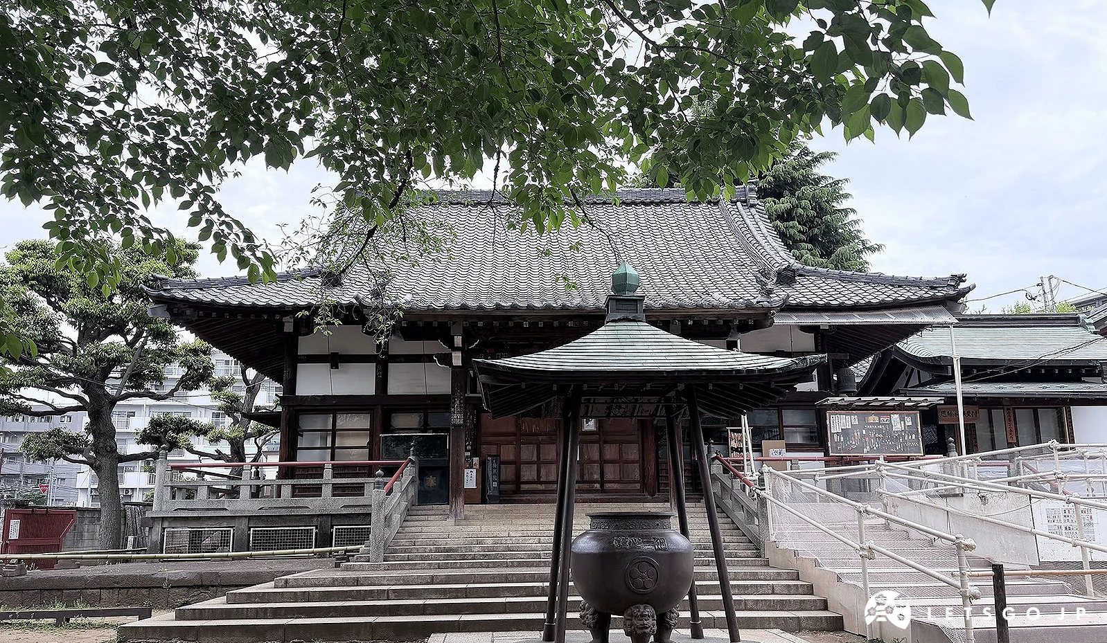 新井藥師境內
