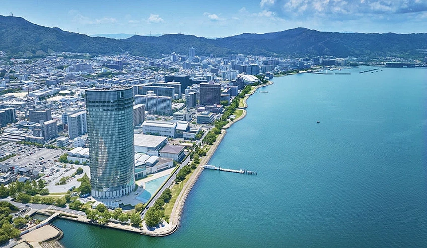 琵琶湖大津王子飯店就近鄰琵琶湖畔，坐擁開闊的湖景提供：びわ湖大津プリンスホテル