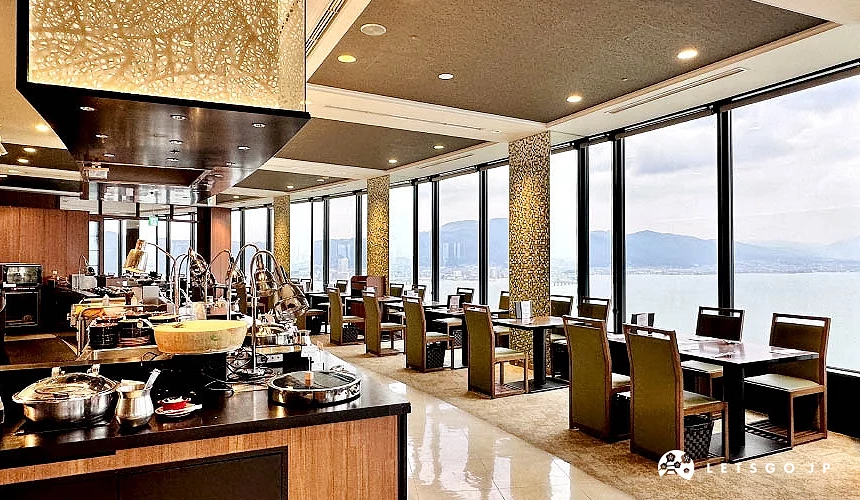 位於37樓湖景餐廳「Biona」內的早餐會場，用餐空間舒適，並能欣賞到琵琶湖景攝影：Angie