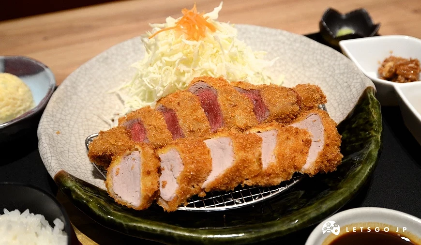 炸和牛、猪排豪华双拼套餐为每日限量供应。