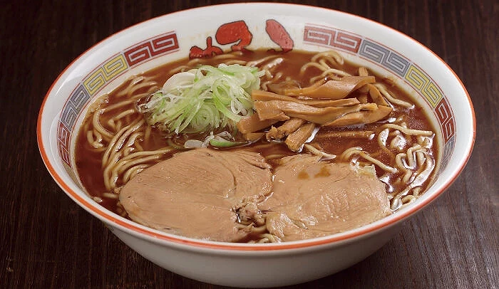 旭川「蜂屋」的醬油拉麵