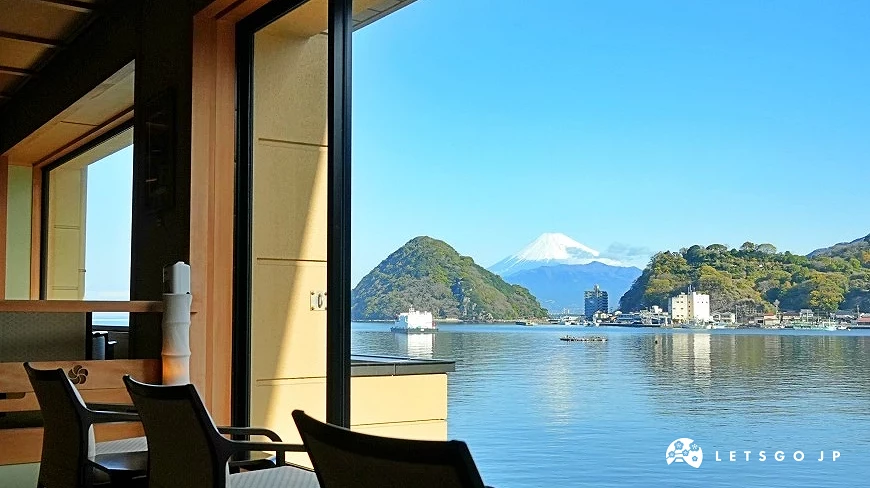 從大廳看到的富士山全景