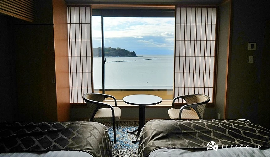 臥房窗外的駿河灣景色
