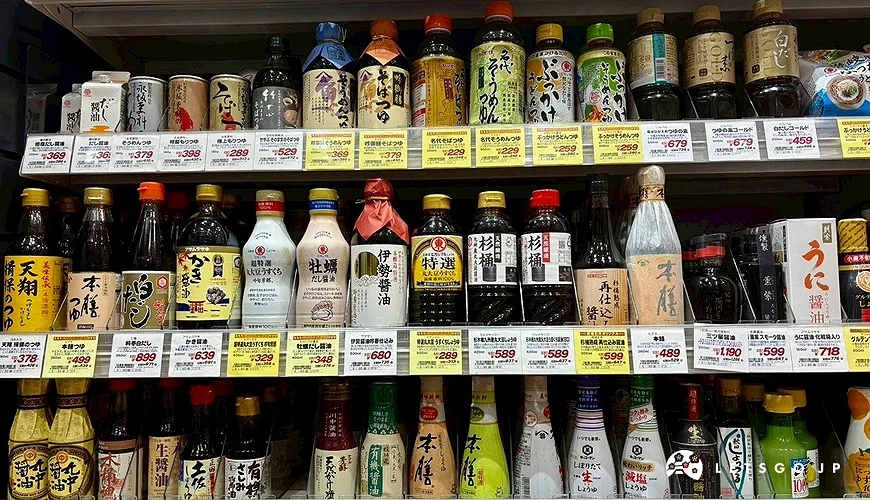 日本超市经典酱油种类齐全