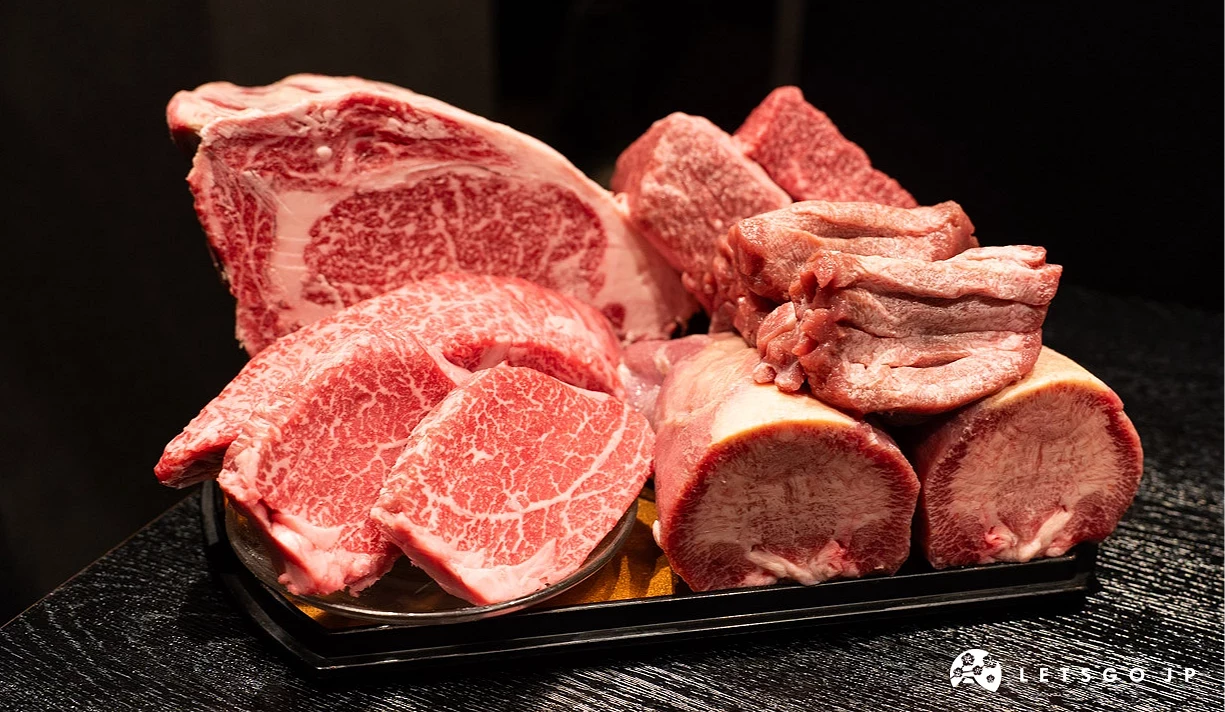 多款新鮮肉品隨意吃到飽
