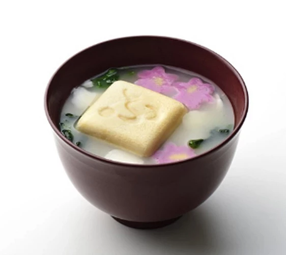 花朵、星形等多種繽紛外型的麩