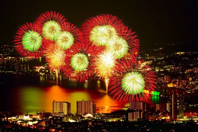 琵琶湖花火大會攻略：舉辦日期、交通門票、會場地圖與必看亮點 的縮圖