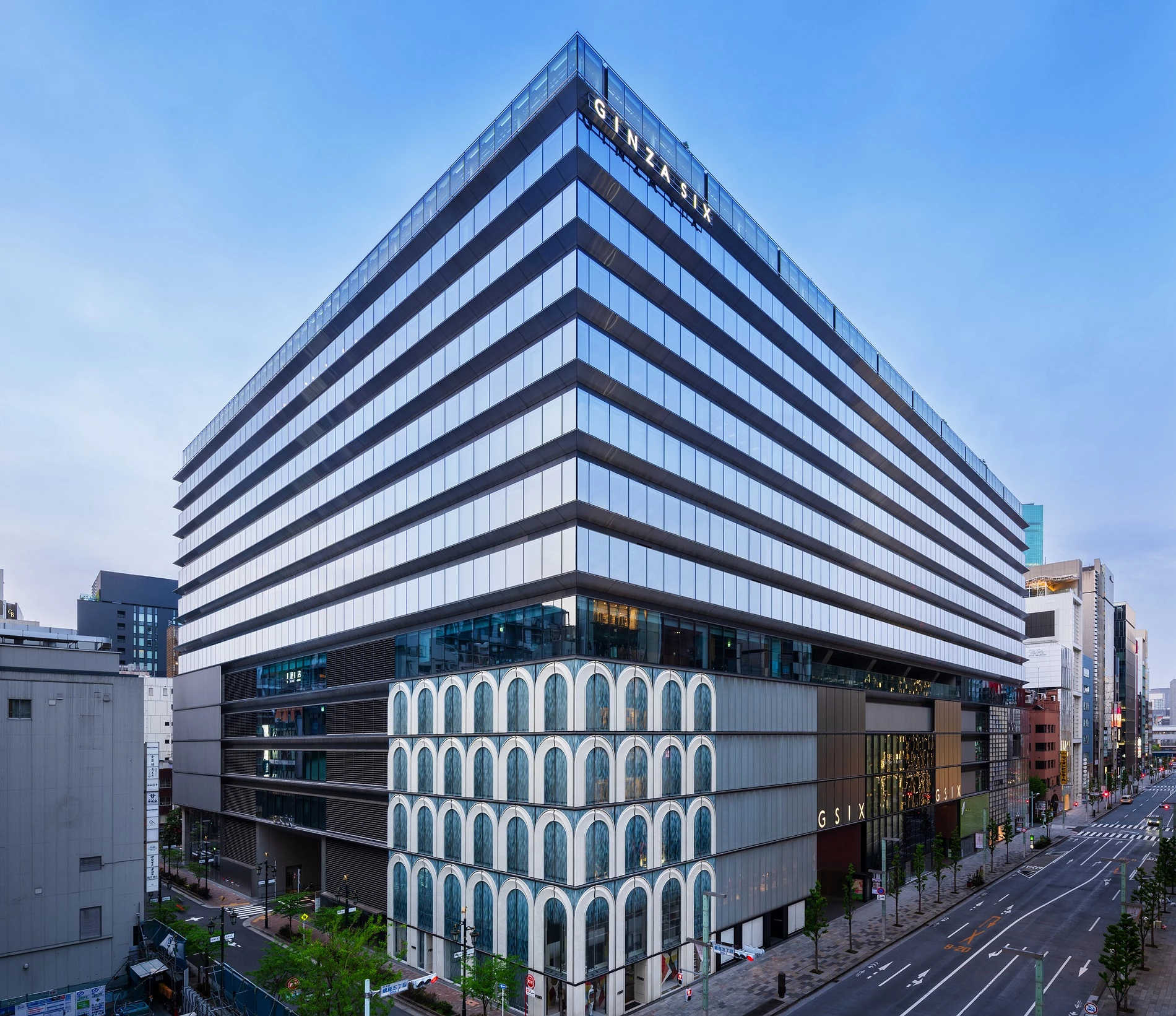 「GINZA SIX」品牌旗艦店、美食餐廳匯聚，融合藝術打造銀座文化地標