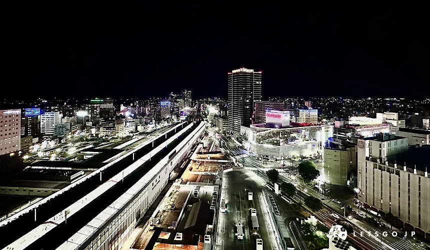 窗外的夜景展現岡山夜色魅力攝影:Angie