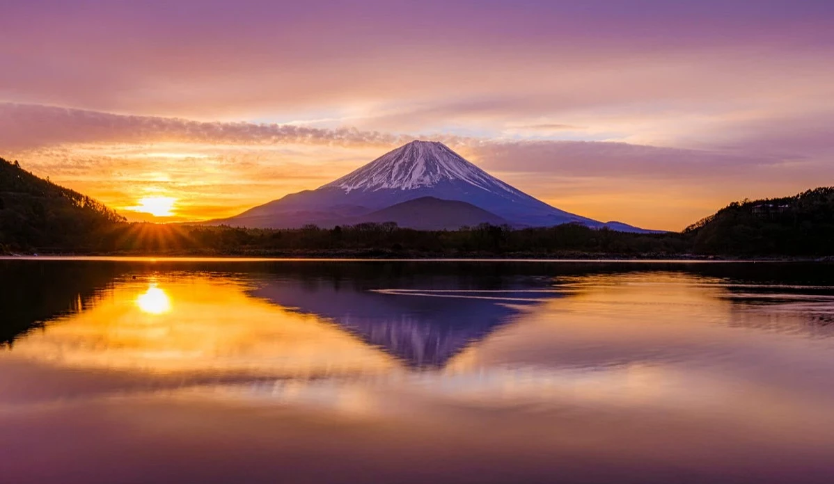 冬天更容易拍出逆富士的美景