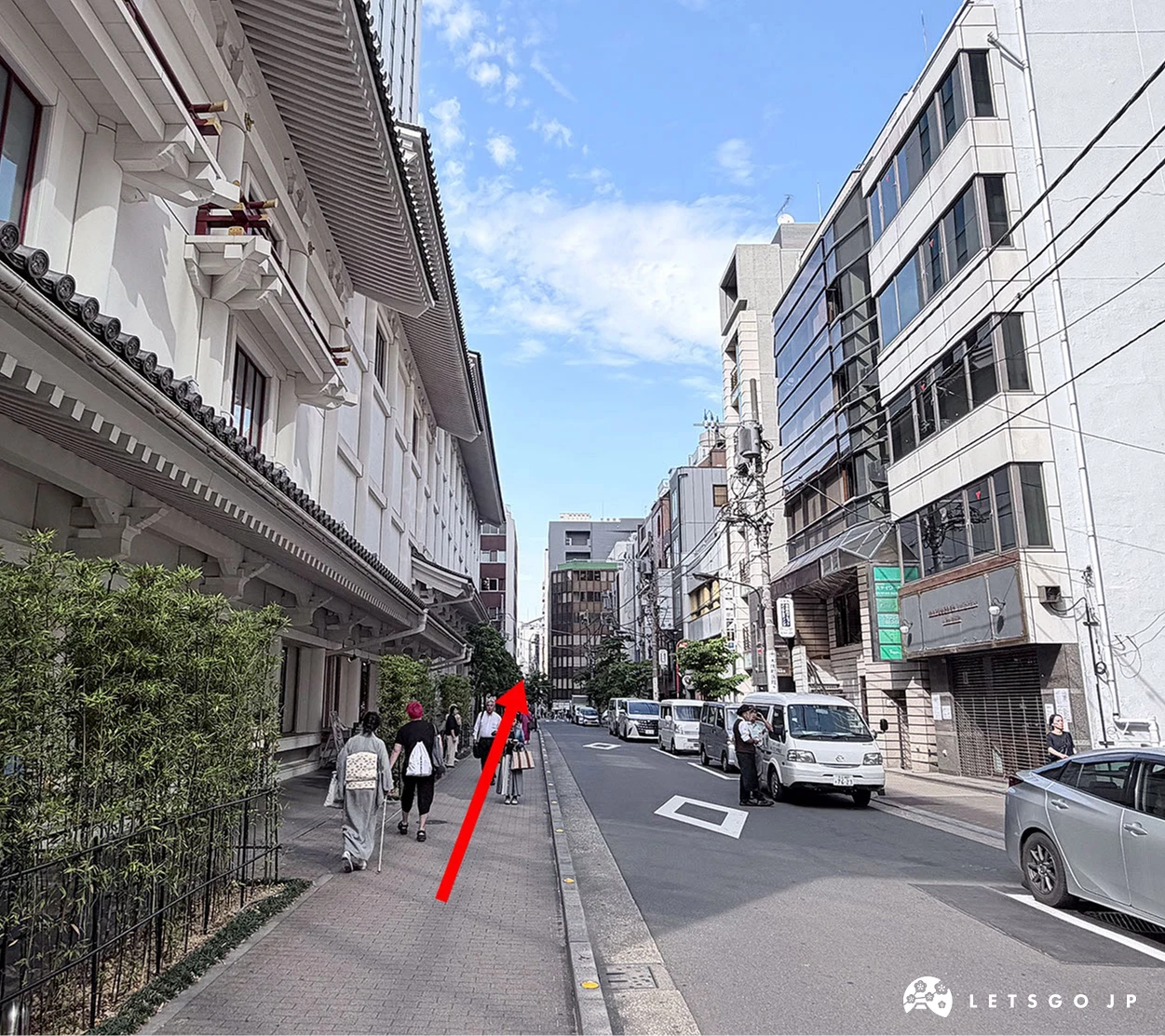 沿著「木挽町通」直走