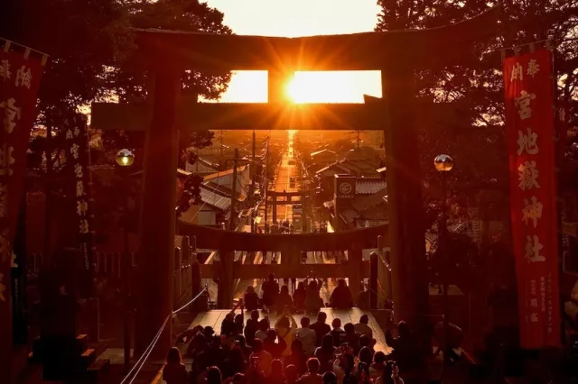 宮地嶽神社攻略：光之道夕陽祭、必看三大日本一、御朱印與交通停車場 的縮圖