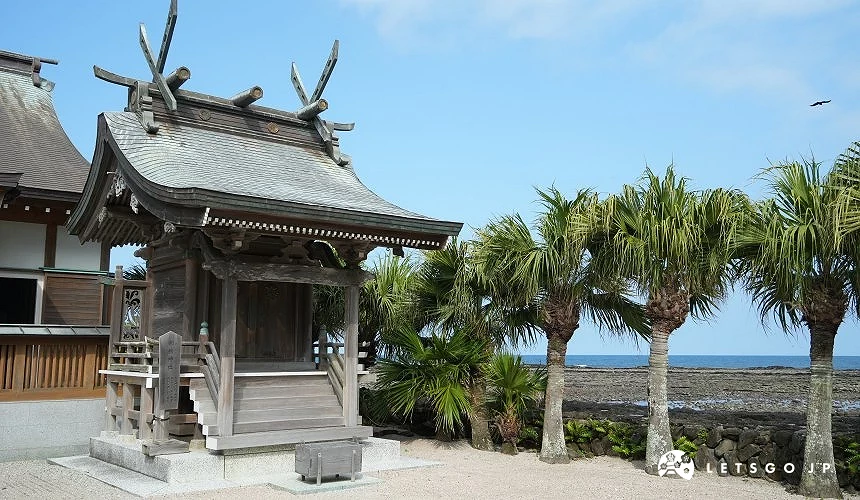 「御祖神社」位在入口一進去右手邊