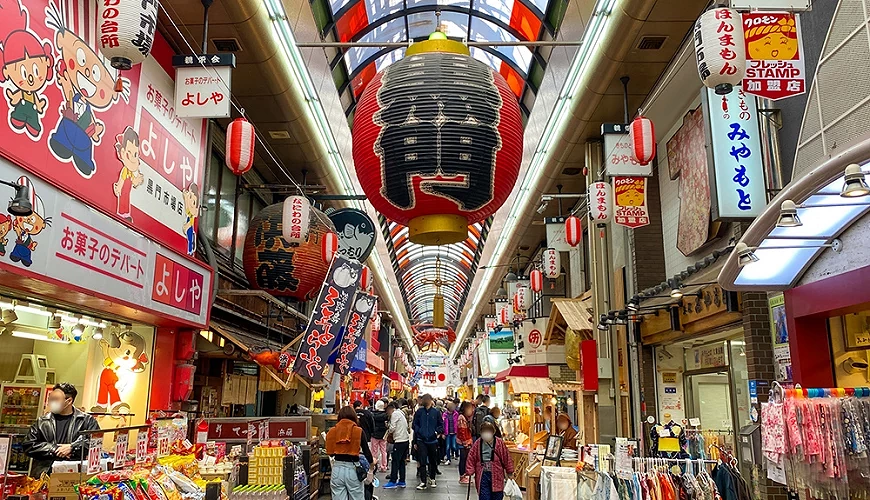 大阪黑门市场商店街景象
