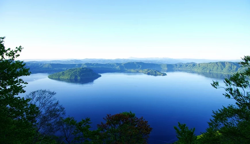 御鼻部山展望台眺望十和田湖