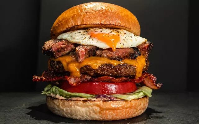 「YAGAJI MUSCLE BURGER」必吃100%沖繩產阿古豬漢堡排【屋我地島漢堡】